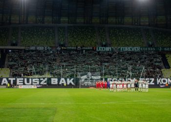Kibice Lechii Gdańsk na trybunach Polsat Plus Areny podczas meczu z Pogonią Siedlce