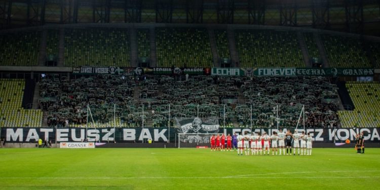 Kibice Lechii Gdańsk na trybunach Polsat Plus Areny podczas meczu z Pogonią Siedlce