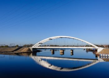 Most kolejowy nad Martwą Wisłą w Gdańsku jako element rozwoju infrastruktury portowej