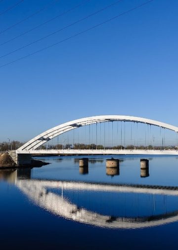 Most kolejowy nad Martwą Wisłą w Gdańsku jako element rozwoju infrastruktury portowej