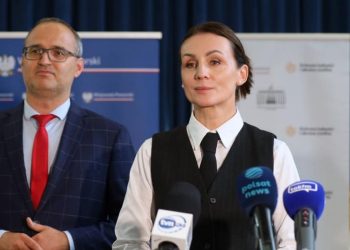 Przedstawiciele administracji podczas konferencji dotyczącej finansowania ochrony ludności i obiektów ochronnych na Pomorzu