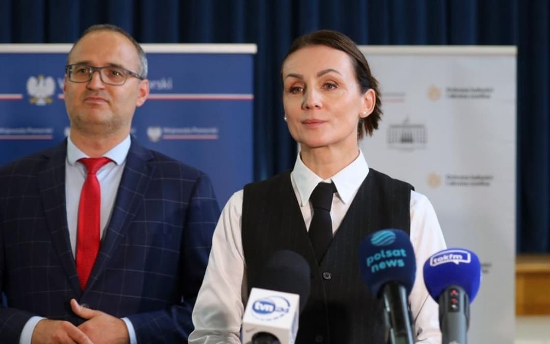 Przedstawiciele administracji podczas konferencji dotyczącej finansowania ochrony ludności i obiektów ochronnych na Pomorzu